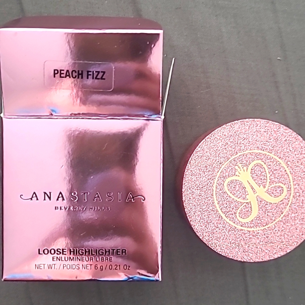 New 🆕 Anastasia Beverley hills loose highlighter powder